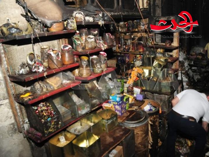 فوج إطفاء دمشق يخمد حريقا اندلع في مستودعات للسكاكر وموادها الأولية في سوق البزورية بدمشق
