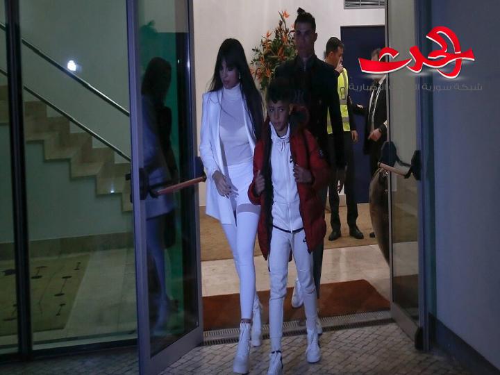رونالدو يحتفل مع عائلته على يخت بلقب الدوري الايطالي