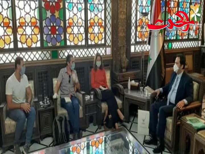 محافظة دمشق وبعثة اللجنة الدولية للصليب الاحمر يبحثان سبل تعزيز التعاون في المجال الصحي والإغاثي