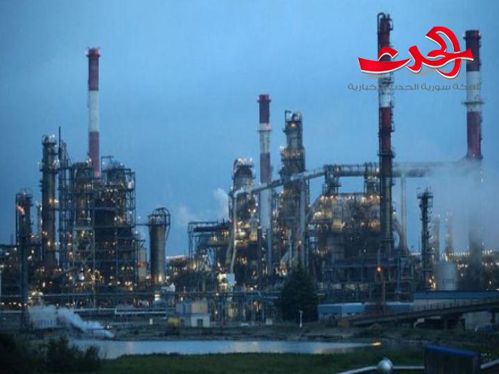 النفط يسجل مكاسب شهرية