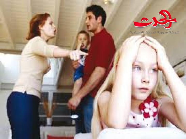 في ظروف صعبة.. اب يحتجز اطفاله واحدهم ذوو احتياجات خاصة في غرفة مهجورة ارضاء لزوجته