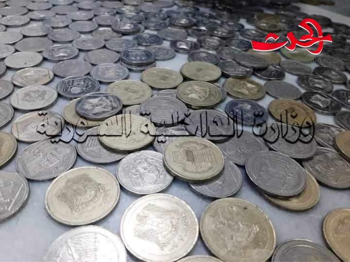 وفاة متسول تكشف عن اموال من فئات مالية قديمة ما زالت مخبأة ضمن اكياس 