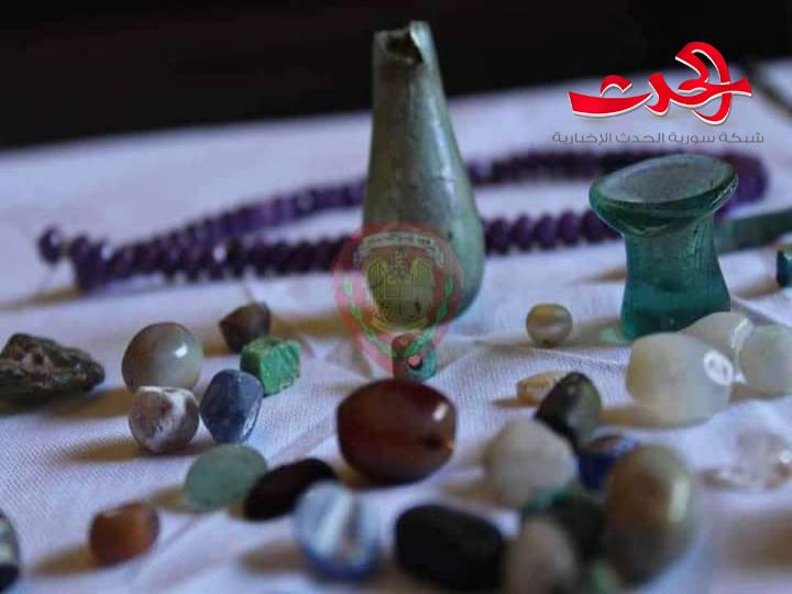 القبض على رجلين يتاجران بالقطع الاثرية في منطقة التل بريف دمشق