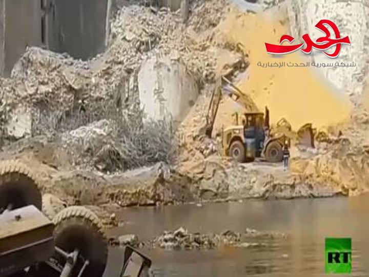 إنقاذ امرأة من تحت الأنقاض في بيروت بعد مرور ثلاثة ايام على الانفجار