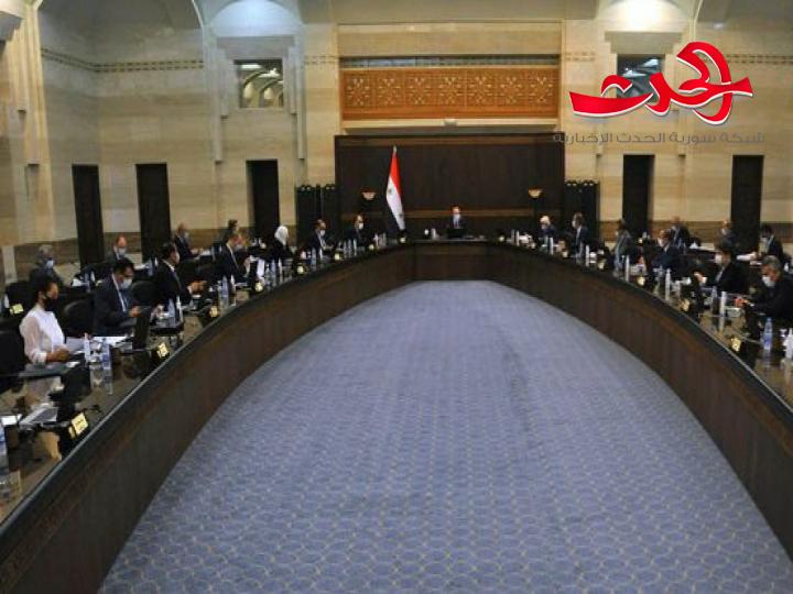 مجلس الوزراء يدرس الخيارات المتاحة لدعم قطاع الدواجن ويؤكد على تقديم التسهيلات لسداد قيمة إجراء فحص (بي سي آر) للمسافرين إلى 
