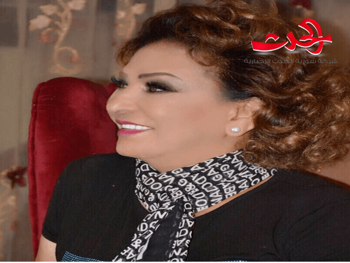 صورة لوالدة هيفا وهبي تُشعل الانترنت.. أناقة وجمال ظاهر