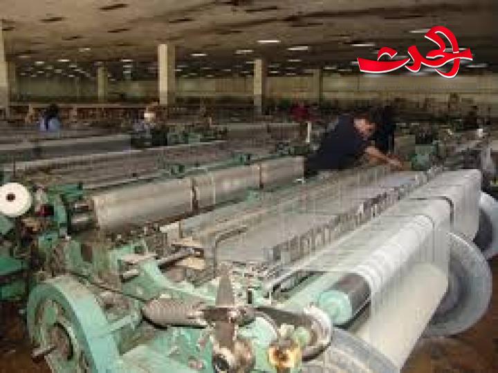 رئيس قطاع النسيج: المصانع متوقفة وتعمل يومين فقط أسبوعياً