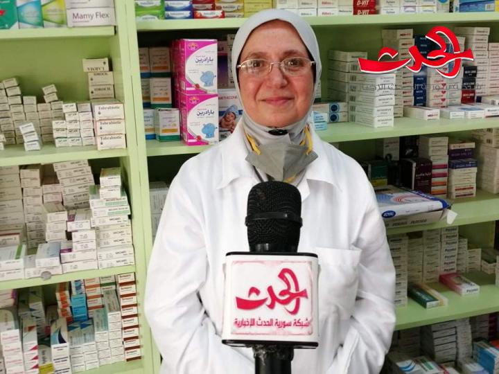نقابة الصيادلة توزيع الكمامات على عمال الدوائر الخدمية بدرعا
