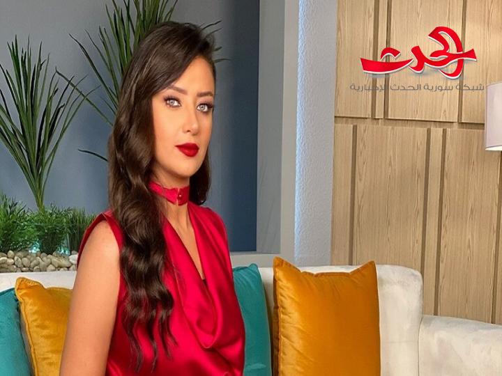 إحالة المذيعة المصرية رضوى الشربيني للتحقيق في دعوتها للحجاب