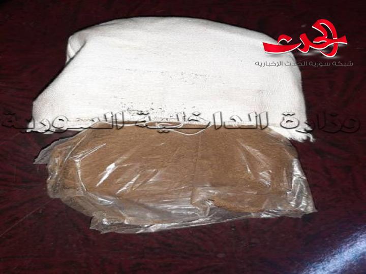 شرطة منطقة يبرود  تلقي القبض على شخصين أحدهم مطلوب خطير بجرائم الاتجار بالمخدرات 