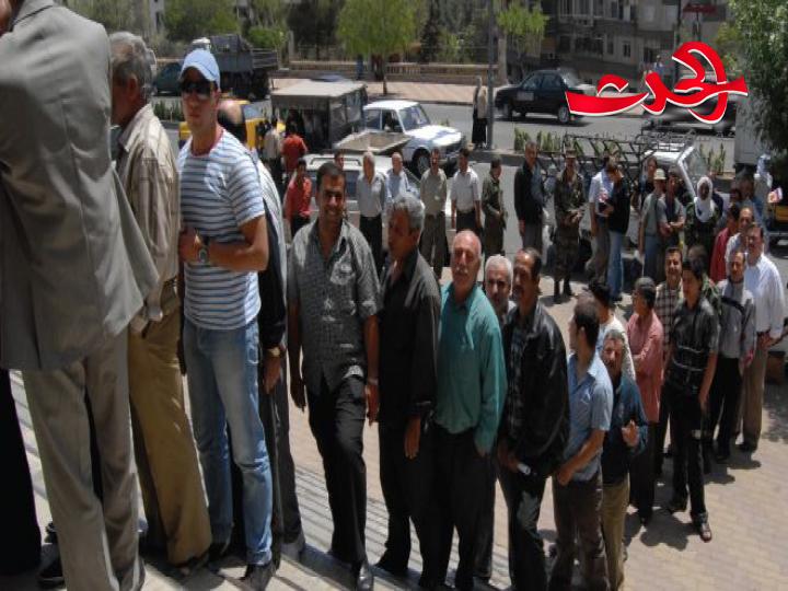 اصحاب افران يطالبون بتفعيل البطاقة الذكية للتخلص من الازحام على الافران في حلب