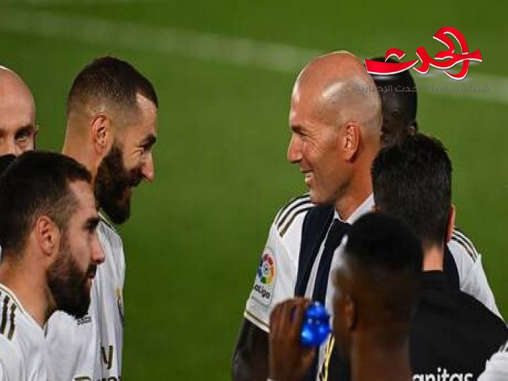 كريم بنزيما يخضع لعلاج الحجامة مستعدا للموسم الجديد