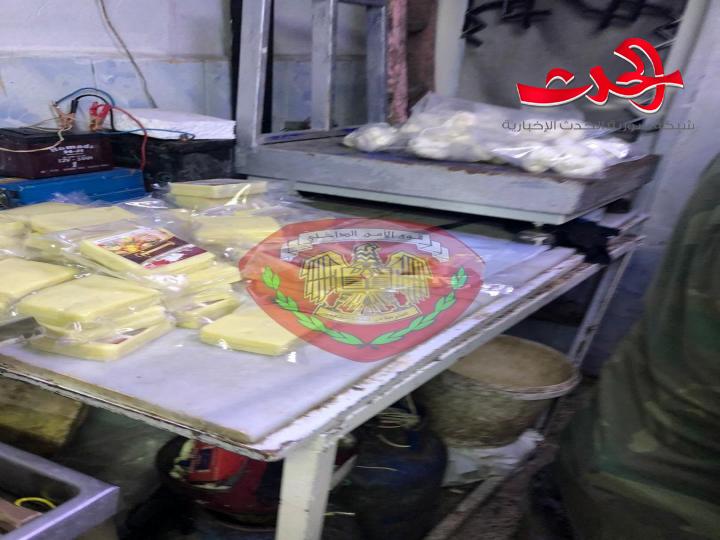 الأمن الجنائي بدمشق يضبط مستودع ويعثر فيه على مواد غذائية فاسدة 