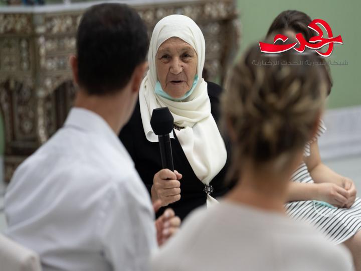 الرئيس الاسد والسيدة عقيلته يستقبلان المتفوقين من ابناء الشهداء