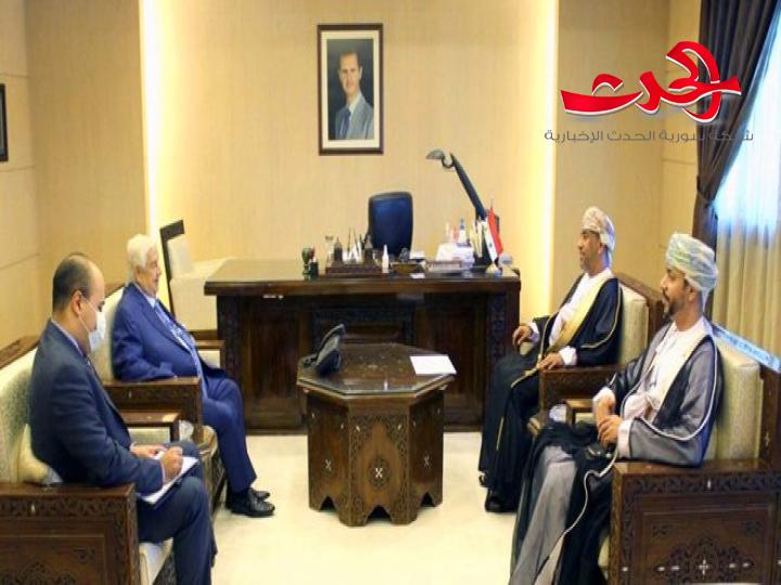 المعلم يتسلم نسخة عن أوراق اعتماد سفير سلطنة عمان لدى سورية