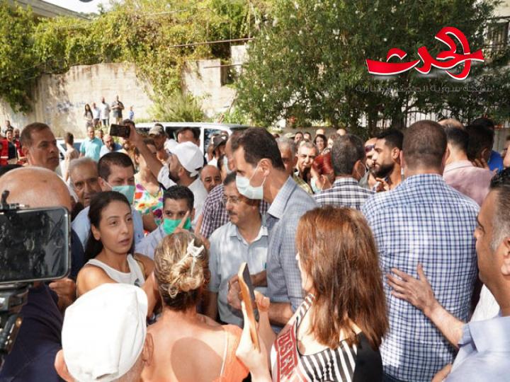 الرئيس الأسد يستمع من أهالي بلدة مشتى الحلو عن حجم الأضرار التي لحقت بهم وبأراضيهم بفعل الحرائق