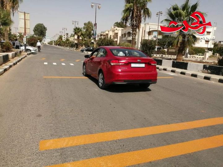 مؤسسة أسفار  تطلق مبادرة لطلاء المطبات بمدينة درعا