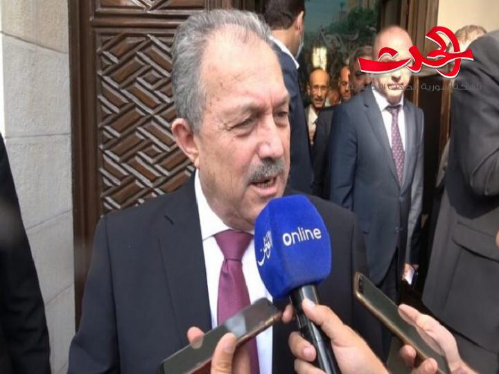 رئيس الوزراء: الازمات التي يعيشها المواطن إلى زوال