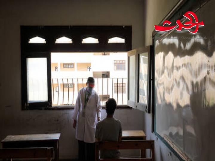 تحرك عاجل بعد واقعة مشاهدة أفلام إباحية على شاشات مدرسة مصرية
