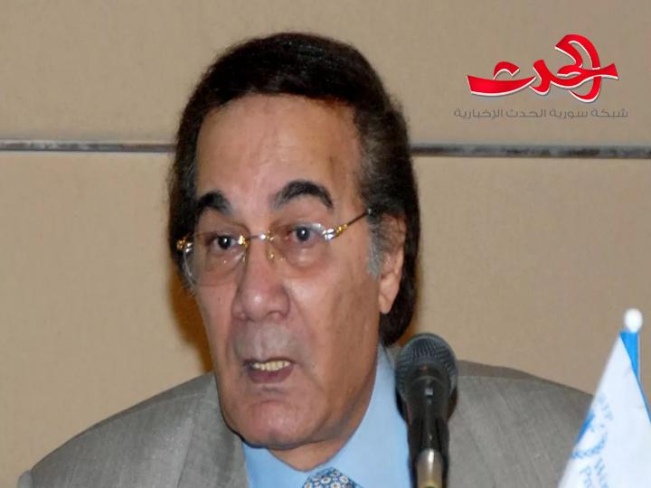عمرو محمود ياسين يرد على مفاجأة وصية والده