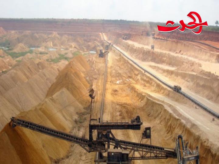 وزير النفط: لدينا 3 مليارات طن .. “الشعب” يقر مشروع قانون لاستخراج الفوسفات مع صربيا