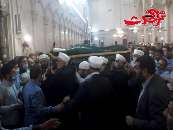 ممثلا الرئيس الأسد … وزير الأوقاف يشارك بتشييع جثمان الشهيد الشيخ محمد عدنان الأفيوني مفتي دمشق وريفها