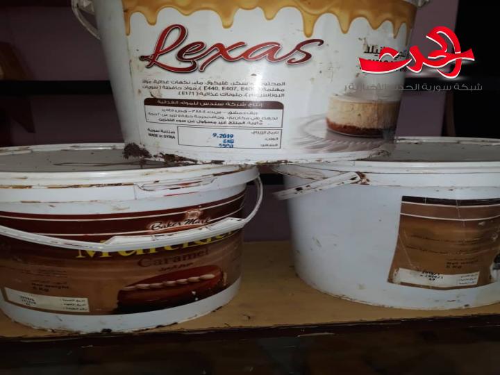 مواد منتهية الصلاحية في معمل حلويات