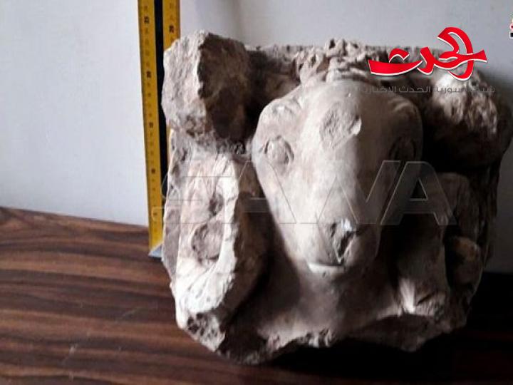  الجهات المختصة تسلم دائرة الآثار بحماة قطعا أثرية من بينها لوحات فسيفسائية