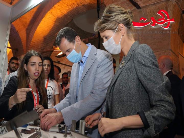 السيد الرئيس بشار الأسد وعقيلته في معرض منتجين ٢٠٢٠