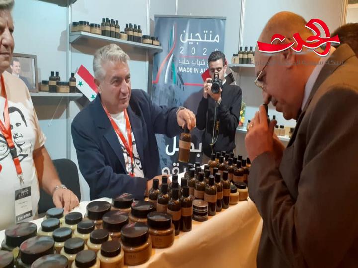 السيد الرئيس بشار الأسد وعقيلته في معرض منتجين ٢٠٢٠