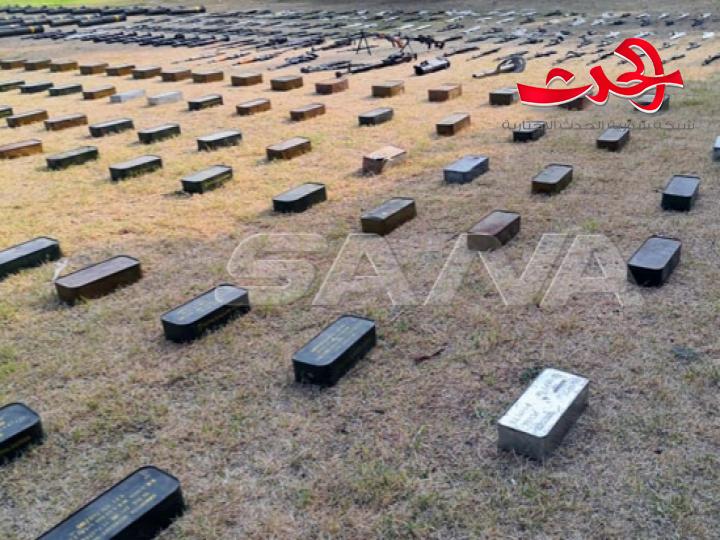 الجهات المختصة تضبط كميات كبيرة من الأسلحة والذخائر من مخلفات المجموعات الإرهابية في المنطقة الجنوبية