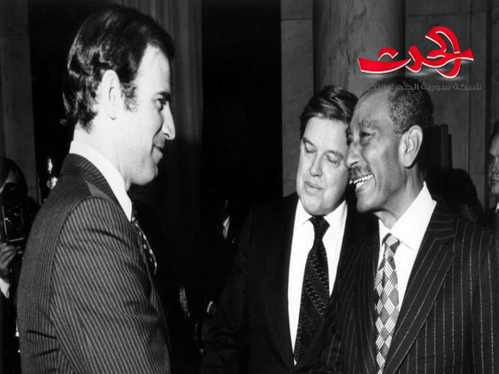 متحف السادات.. ينشر صورة نادرة تجمع السادات وجو بايدن