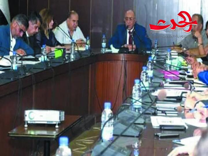 وزير الصناعة: ليس كل من تمّ إعفاؤه في حريق التبغ مذنب!