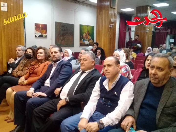 الكاتبة مجدولين الجرماني توقع روايتها الأولى في ثقافي أبي رمانة