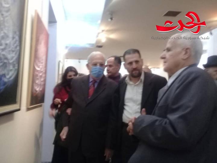 الفنان التشكيلي د.محمد غنوم مُكرّماً ضمن أيام الثقافة السورية في ثقافي أبي رمانة