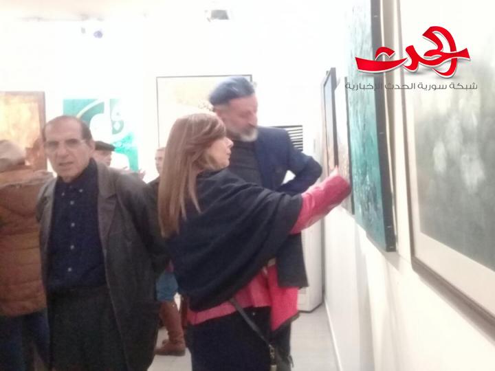 الفنان التشكيلي د.محمد غنوم مُكرّماً ضمن أيام الثقافة السورية في ثقافي أبي رمانة