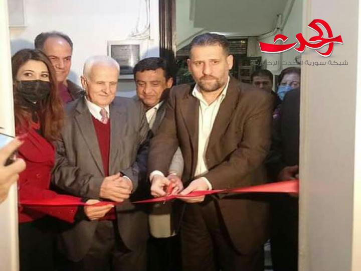 الفنان التشكيلي د.محمد غنوم مُكرّماً ضمن أيام الثقافة السورية في ثقافي أبي رمانة