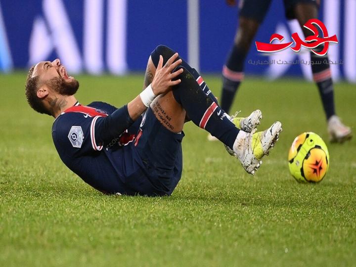 بعد خروجه باكيا.. باريس سان جيرمان يصدر بيانا حول اصابة نيمار