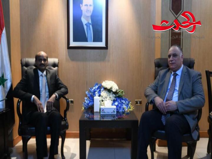 التعاون الاقتصادي على الطاولة بين وزير التجارة الداخلية والسفير الهندي