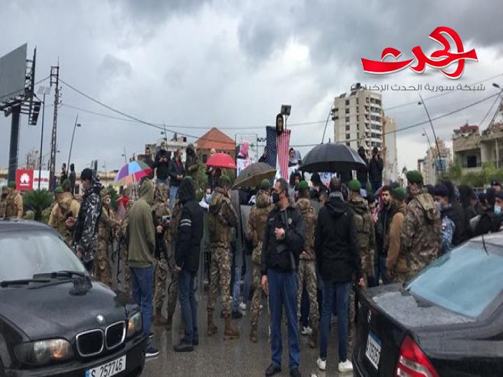 تحت رغبة المعتصمين.. الشفيرة الامريكية تغي زيارتها لبلدية صيدا في لبنان