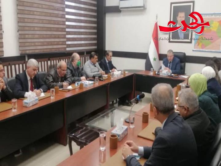 وزارة التربية تكرم معلميها الأقدم على راس عملهم في كل المحافظات