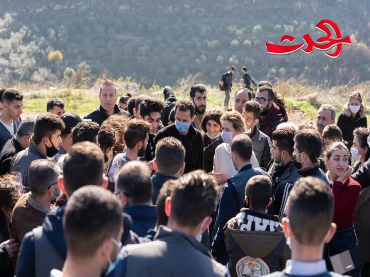 بالصور... الرئيس الاسد والسيدة عقيلته يشاركان الفرق التطوعية في تشجير حرش التفاحة 