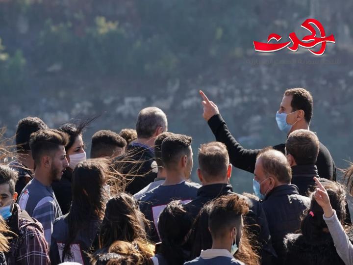 بالصور... الرئيس الاسد والسيدة عقيلته يشاركان الفرق التطوعية في تشجير حرش التفاحة 