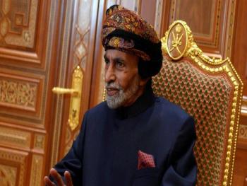 السلطان قابوس 50 عاماً في الحكم ..