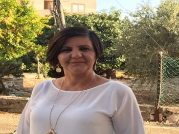 أيا نرجسة بقلم الشاعرة فوز فرنسيس