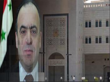 خميس: الضرب لكل من تسول له نفسه التلاعب بالليرة السورية..لن نتساهل مع أحد ولن نظلم أحداً 