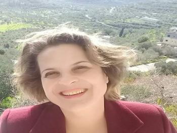 طحالب للشاعرة ليلى أحمد