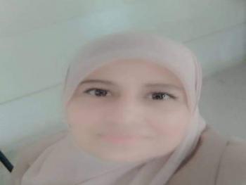 لاشيء يشبعني بقلم الشاعرة مريم الشابي