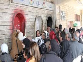 ازدحام شديد على مخابز ابن العميد... ومدير فرع دمشق للمخابز: دور فرع المخابز ينحصر بتأمين المادة وليس تنظيم الدور