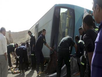 12 قتيل مصري بحادث سير مأساوي على الطريق الصحراوي